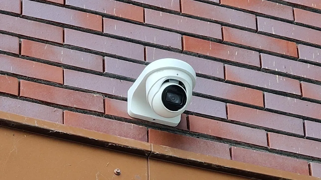 Live cameraoverzicht — zij-ingang